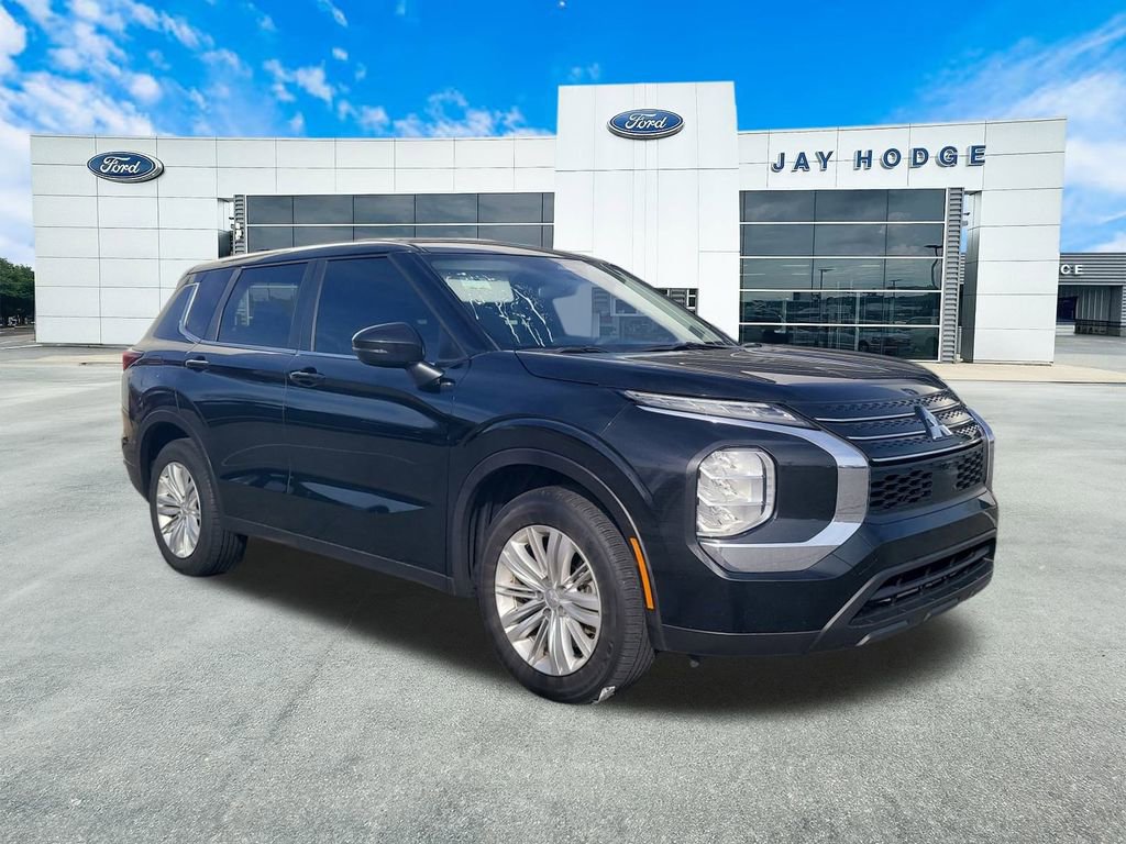 Used 2024 Mitsubishi Outlander ES image 1