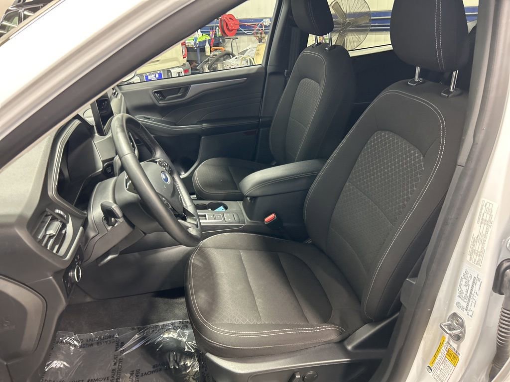 Certified 2024 Ford Escape Active AWD/4WD image 13