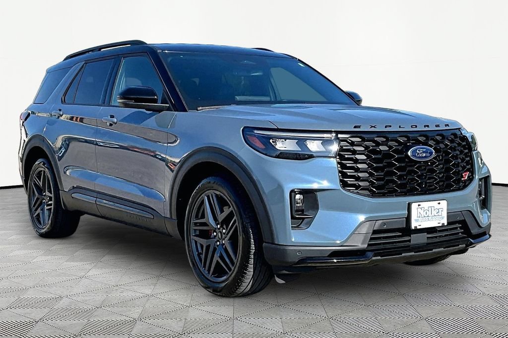 Certified 2025 Ford Explorer ST AWD/4WD image 12