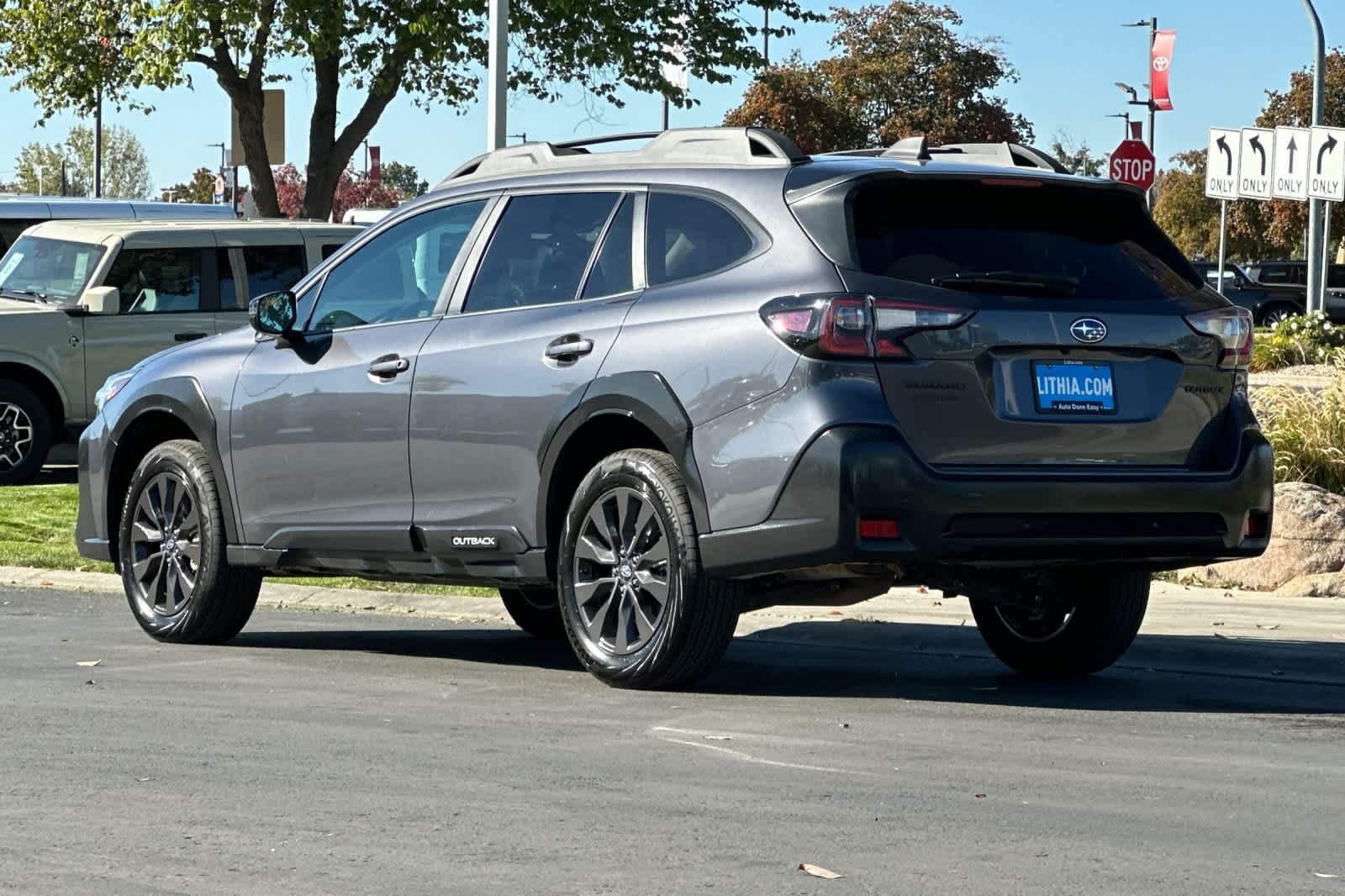 Used 2025 Subaru Outback Onyx Edition AWD/4WD image 6