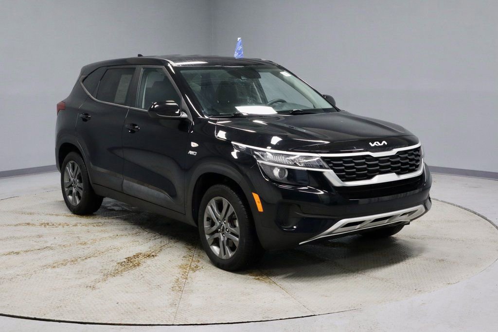 Used 2023 Kia Seltos LX image 7