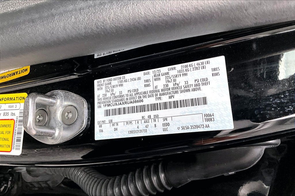 Certified 2024 Ford Escape Platinum w/ Premium Technology Package AWD/4WD image 32
