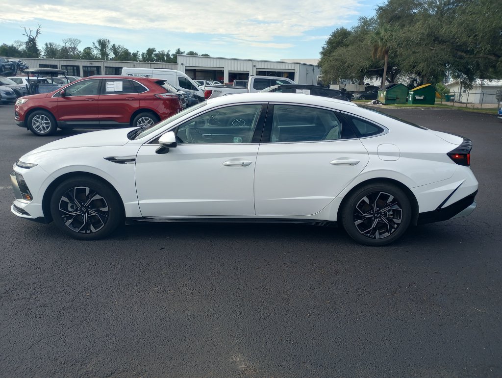 Used 2024 Hyundai Sonata SEL FWD image 4