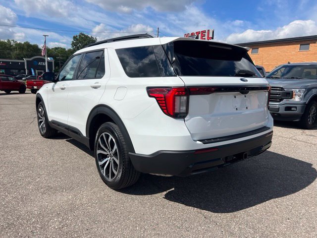 Certified 2025 Ford Explorer ST-Line AWD/4WD image 6