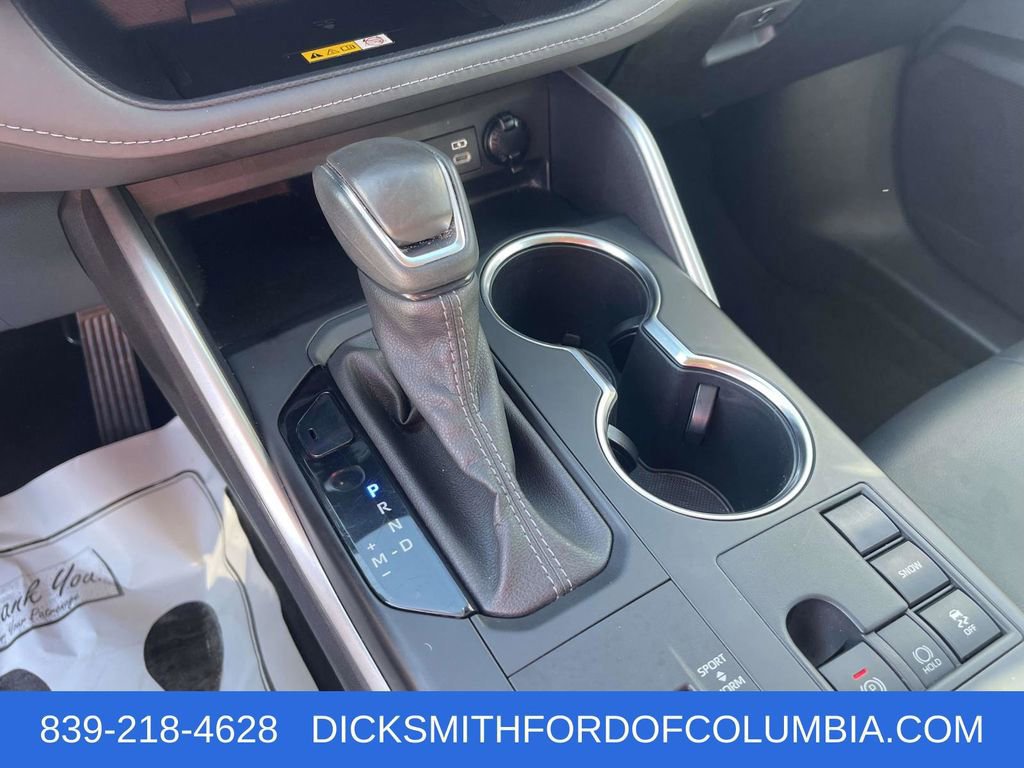 Used 2023 Toyota Highlander XLE image 30