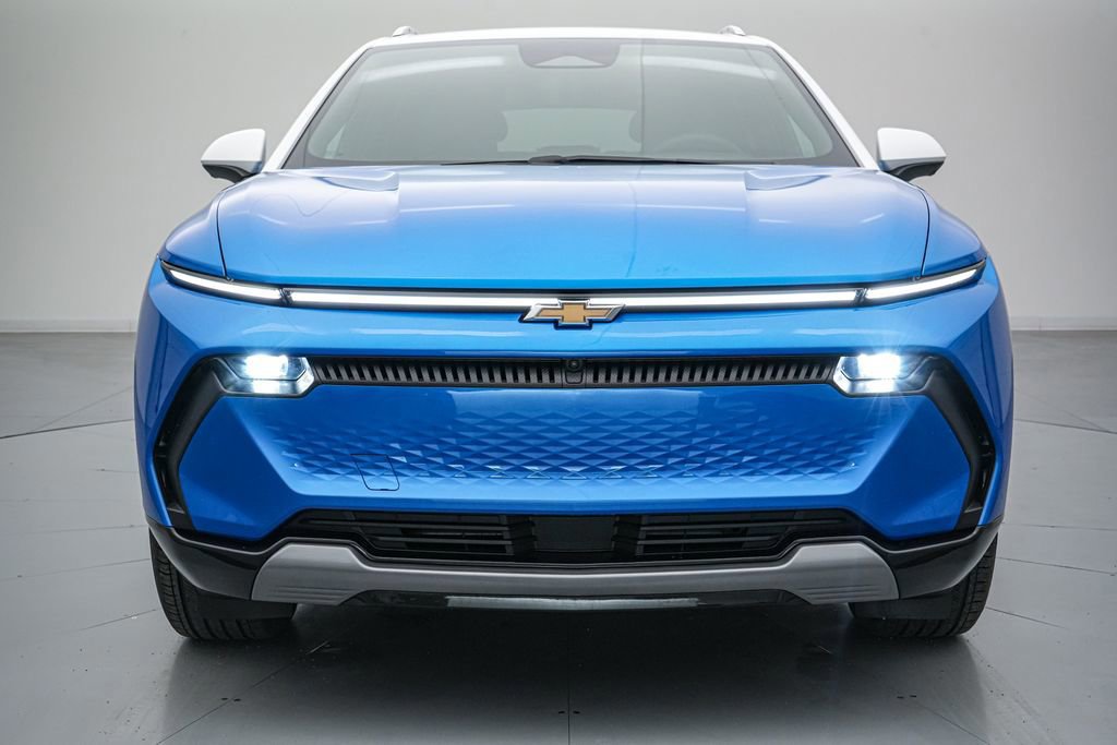 Used 2025 Chevrolet Equinox EV LT w/ Convenience Package image 11