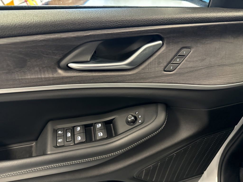 Used 2023 Jeep Grand Cherokee Limited w/ Trailer Tow Prep Group (B) image 32