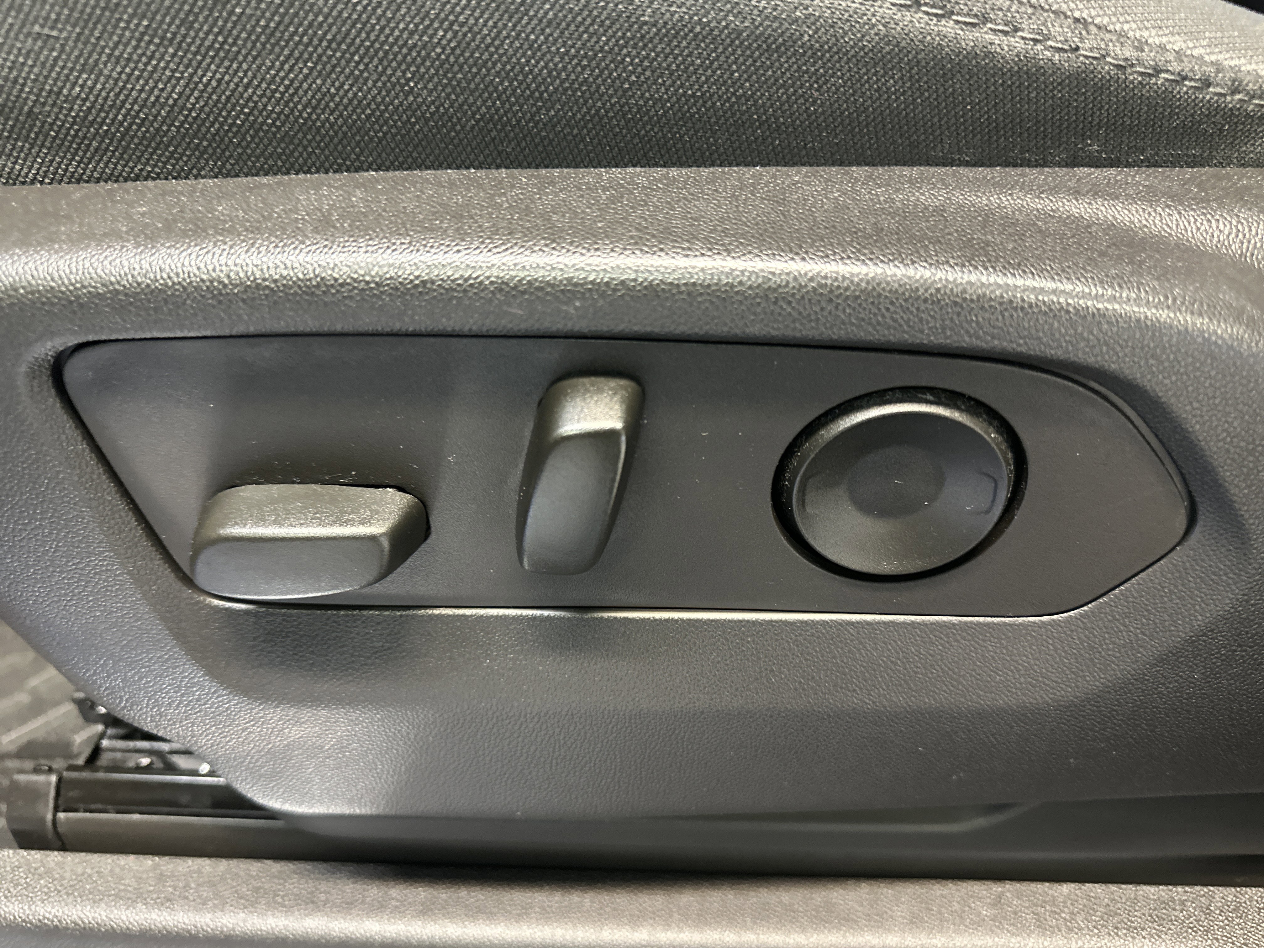 Used 2022 Chevrolet Silverado 1500 RST image 23