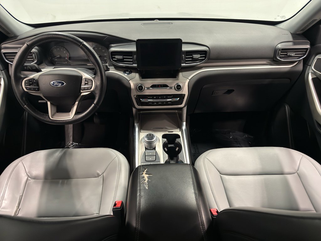 Certified 2021 Ford Explorer XLT w/ Equipment Group 202A image 32