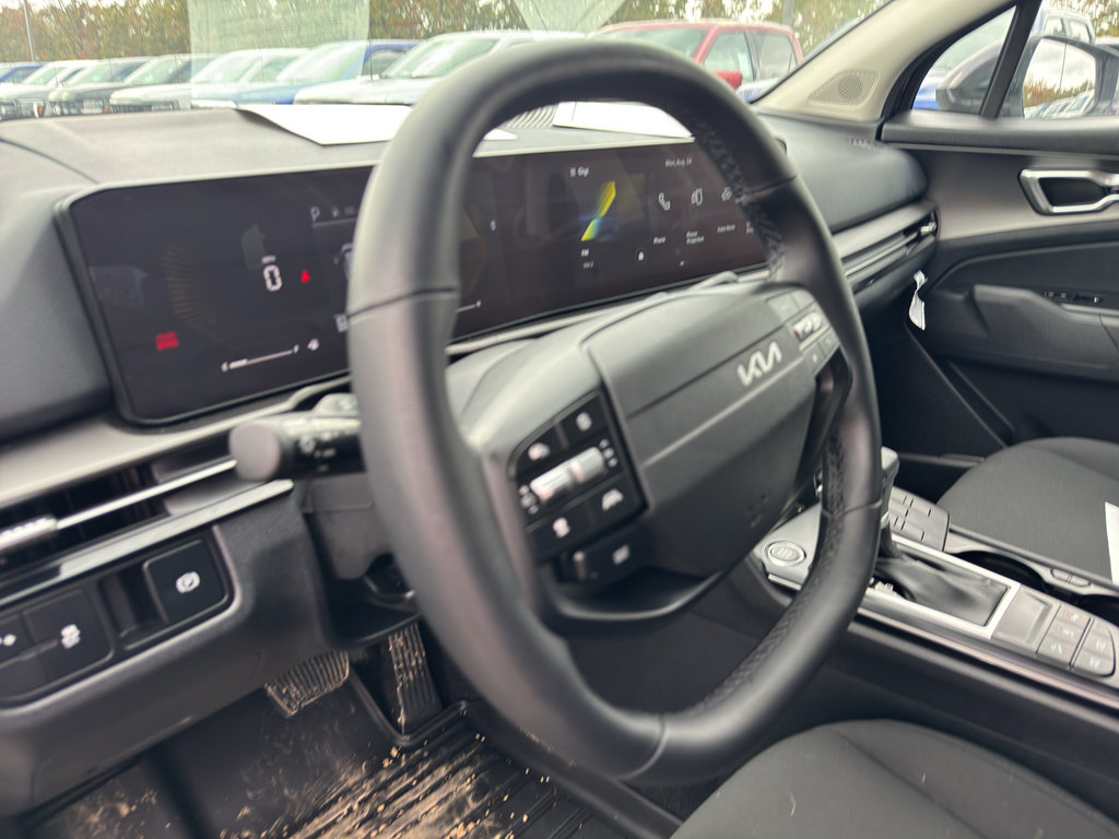 Used 2026 Kia Sportage LX FWD image 16
