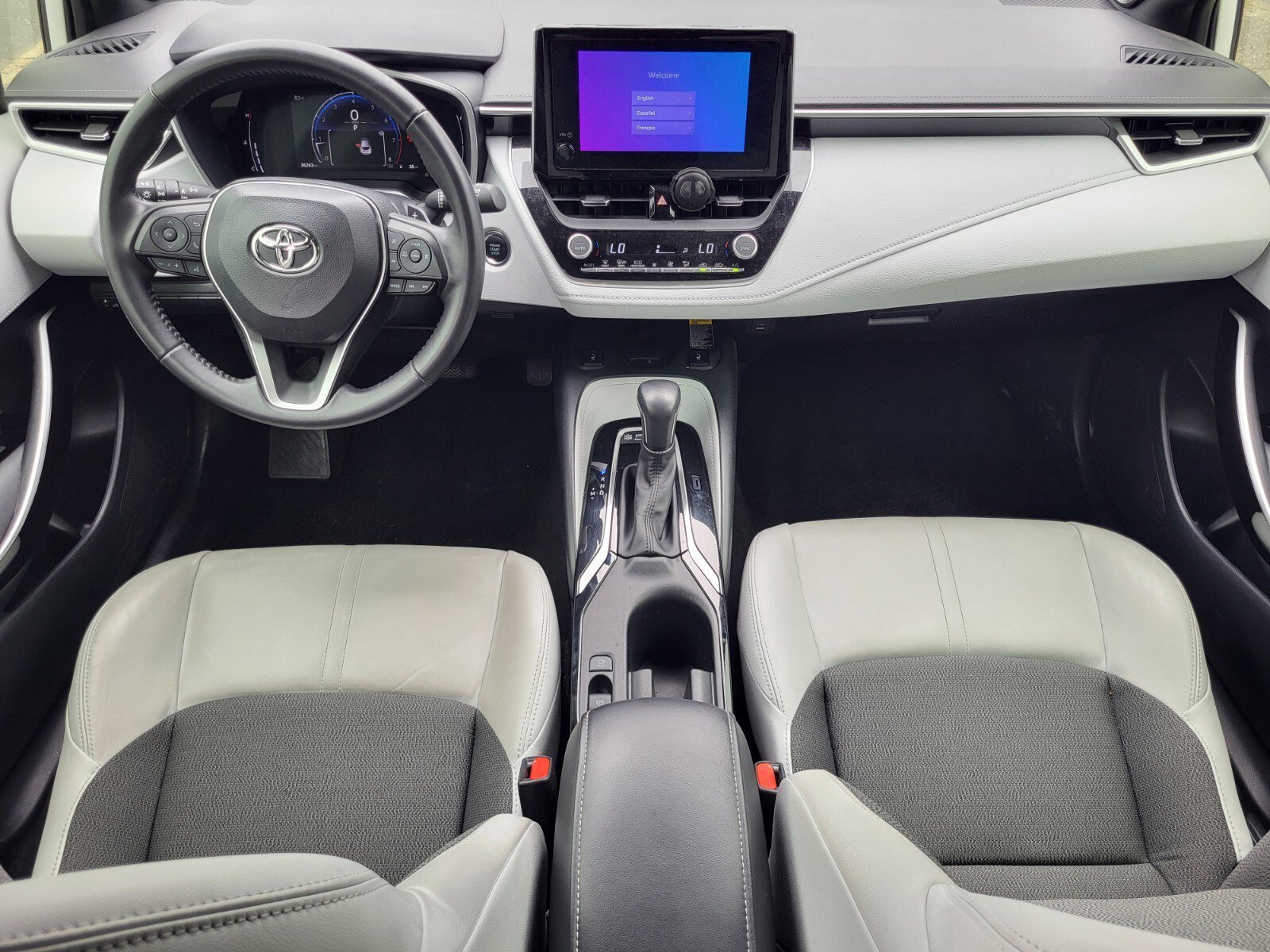 Used 2025 Toyota Corolla XSE FWD image 13