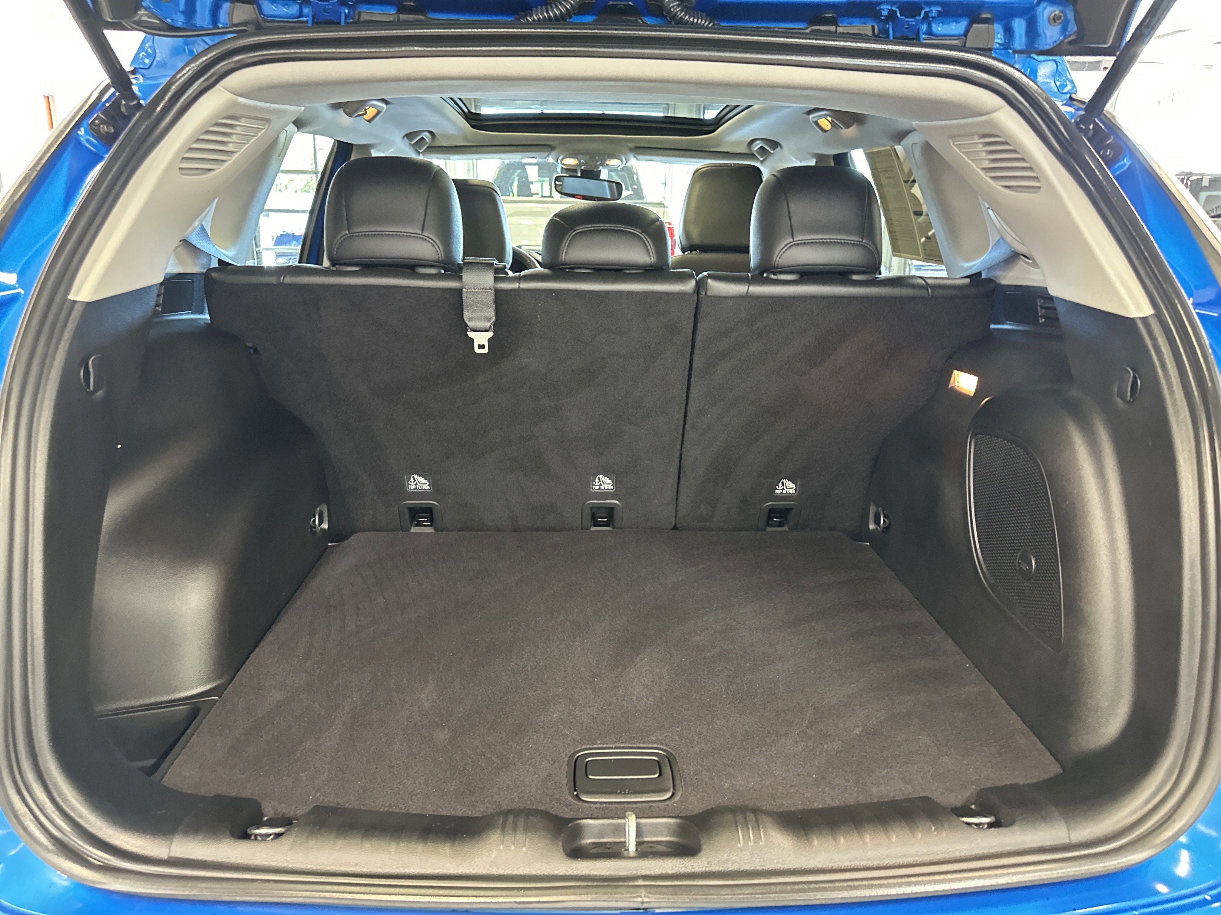 Used 2022 Jeep Compass Latitude w/ Sun and Sound Group image 16