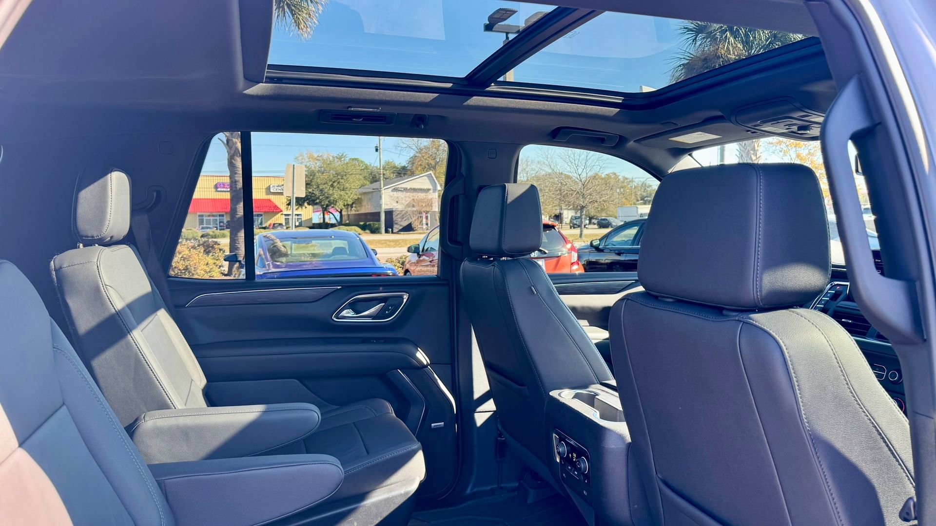 Used 2024 Chevrolet Tahoe Z71 w/ Luxury Package image 12