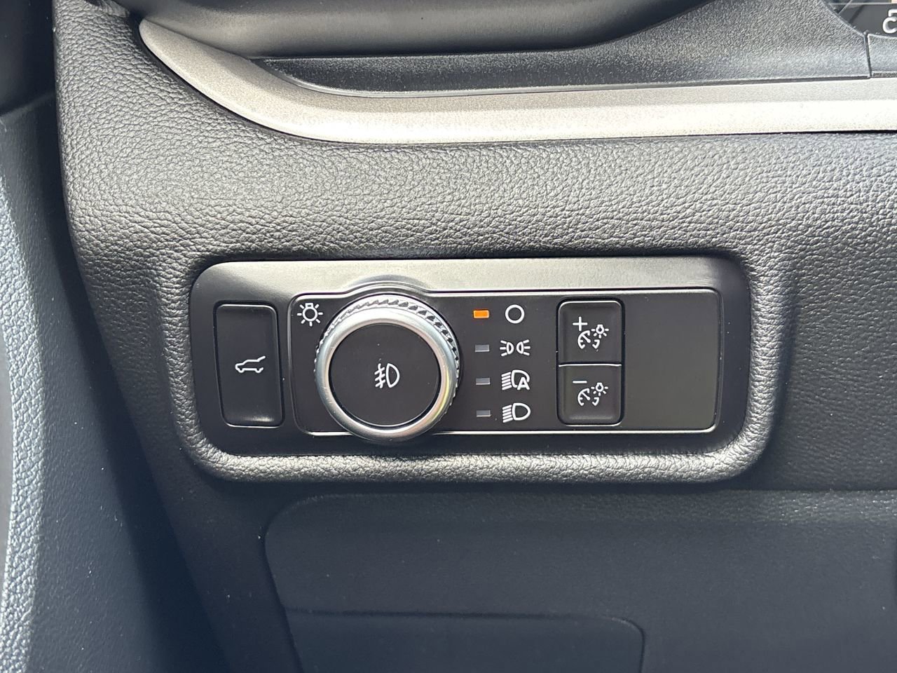 Certified 2023 Ford Explorer XLT w/ Equipment Group 202A image 28