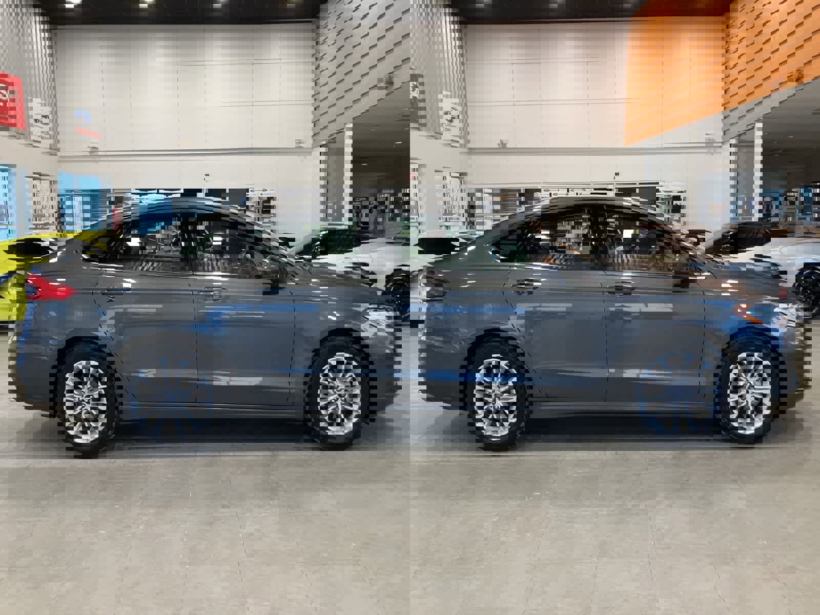 Certified 2020 Ford Fusion SE image 4