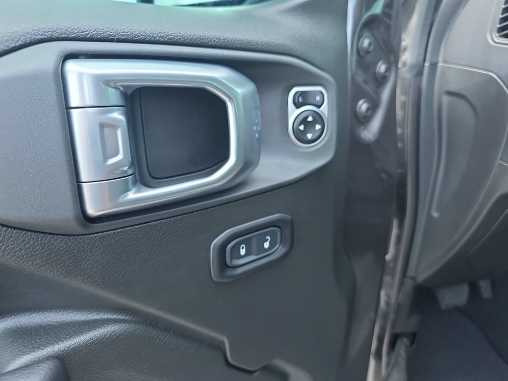 Used 2024 Jeep Wrangler Unlimited Rubicon w/ Technology Group AWD/4WD image 19