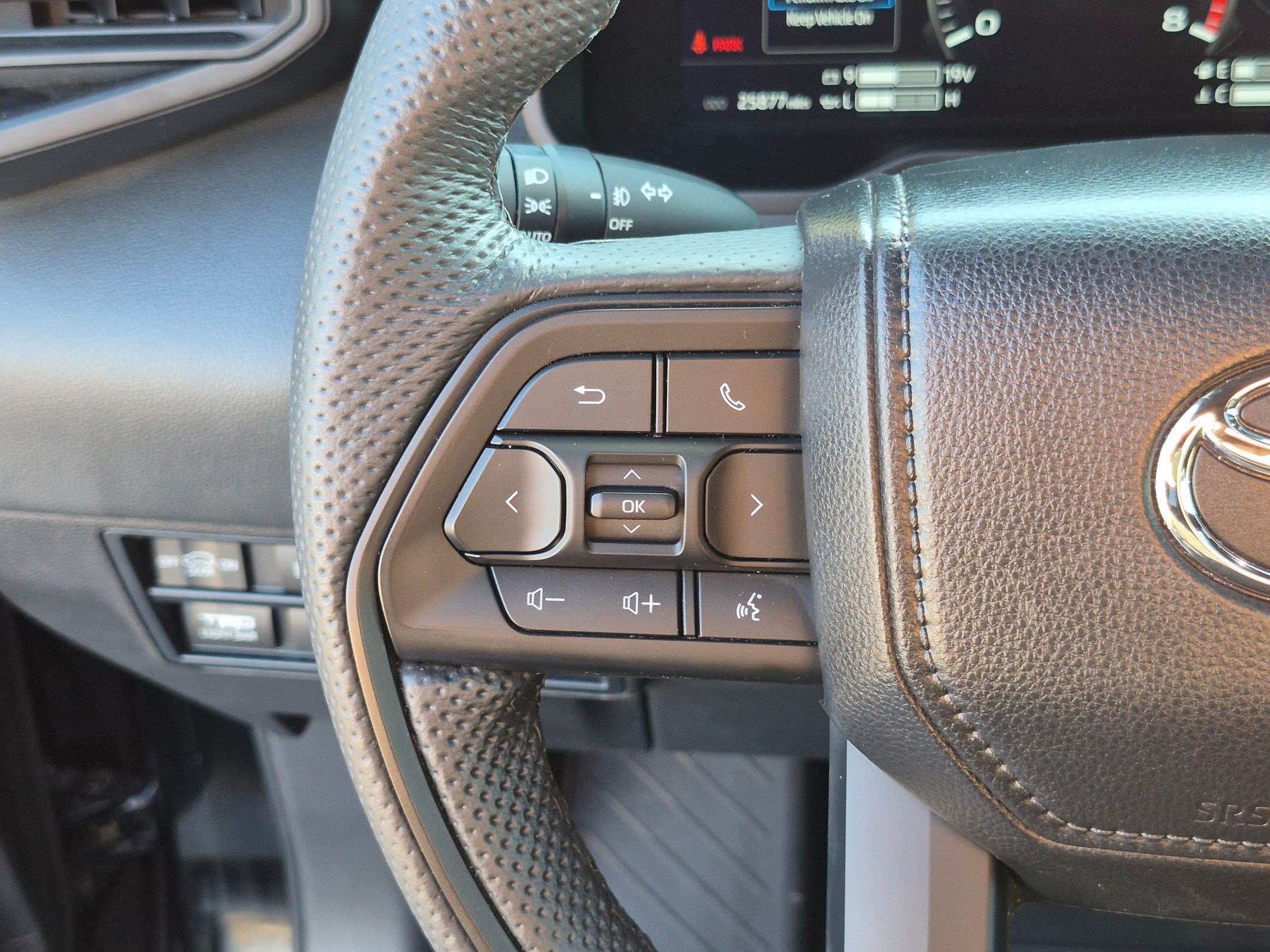 Used 2025 Toyota Sequoia TRD Pro AWD/4WD image 21