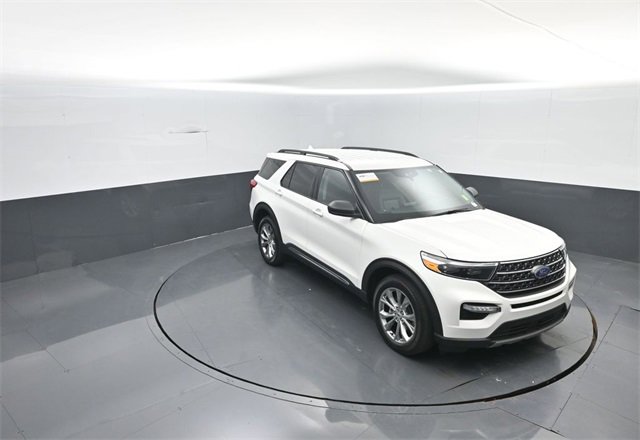 Certified 2021 Ford Explorer XLT w/ Equipment Group 202A image 18