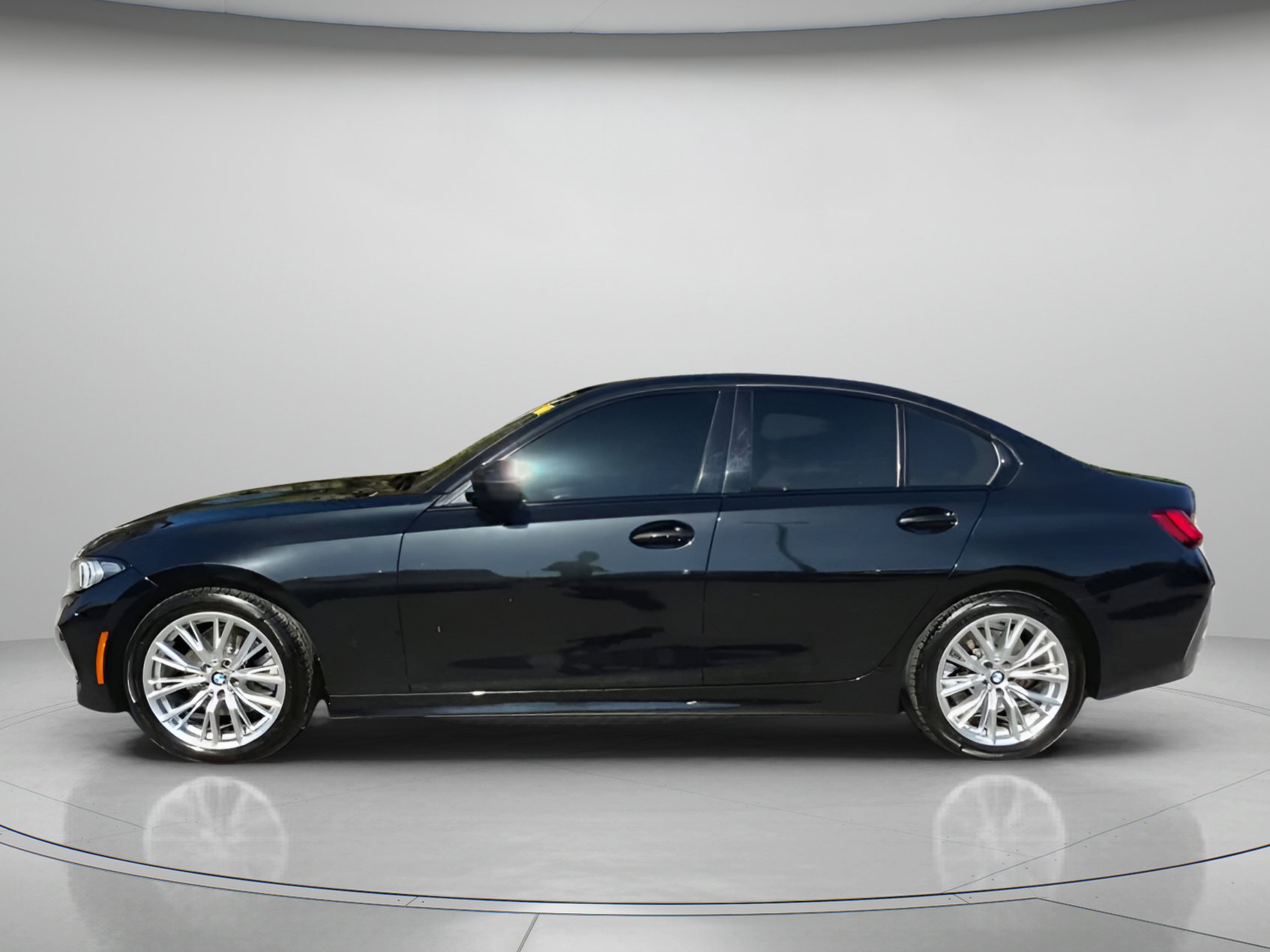 Used 2023 BMW 330i Sedan w/ Driving Assistance Package image 16