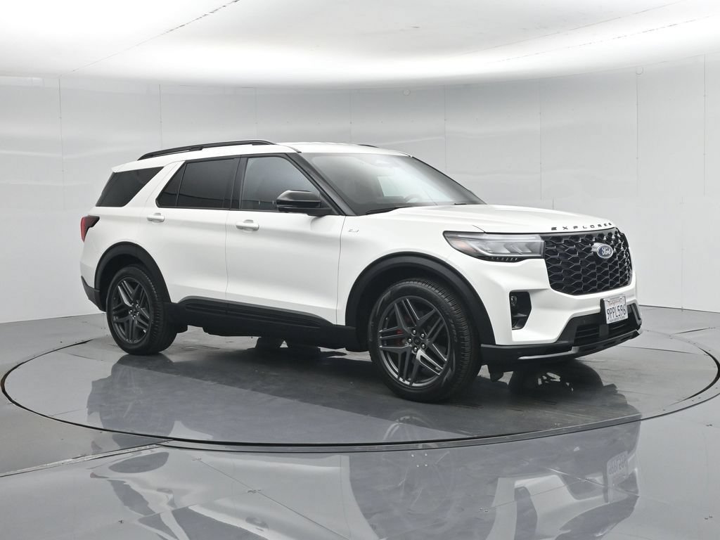 Certified 2025 Ford Explorer ST-Line w/ Premium Package RWD image 28