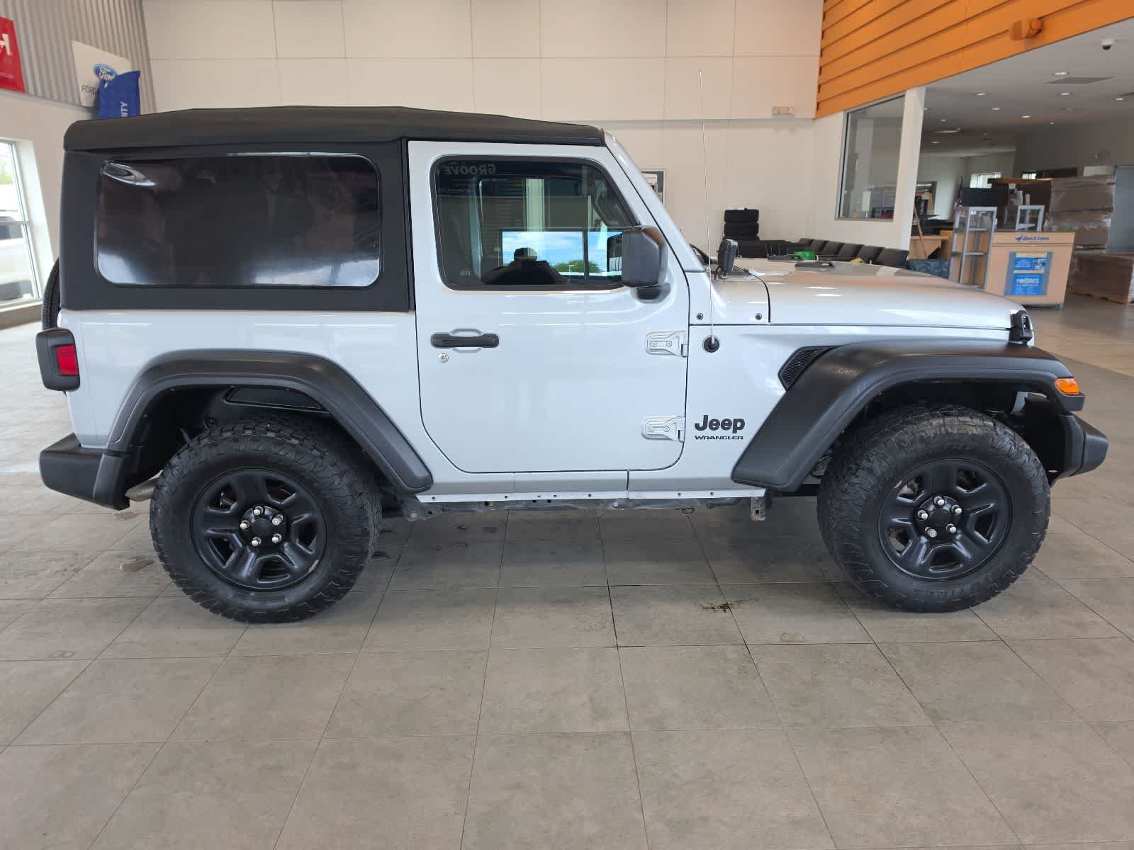 Used 2023 Jeep Wrangler Sport AWD/4WD image 6
