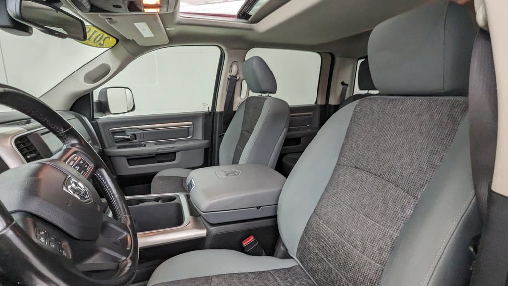Used 2019 RAM 1500 Warlock AWD/4WD image 2