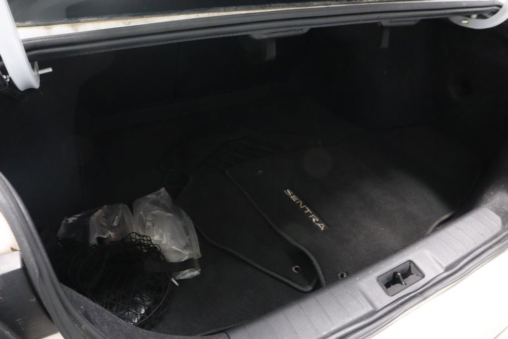 Used 2023 Nissan Sentra SR w/ Trunk Package image 17