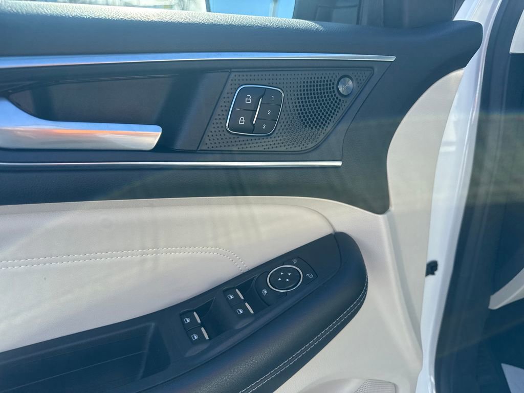 Certified 2023 Ford Edge Titanium image 27