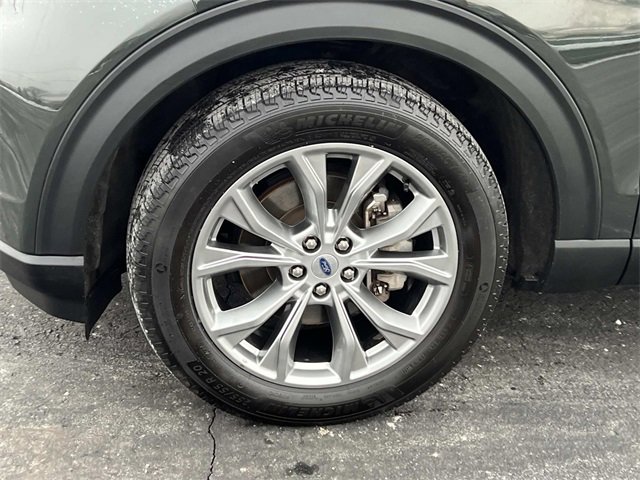 Certified 2022 Ford Explorer XLT w/ Equipment Group 202A image 10