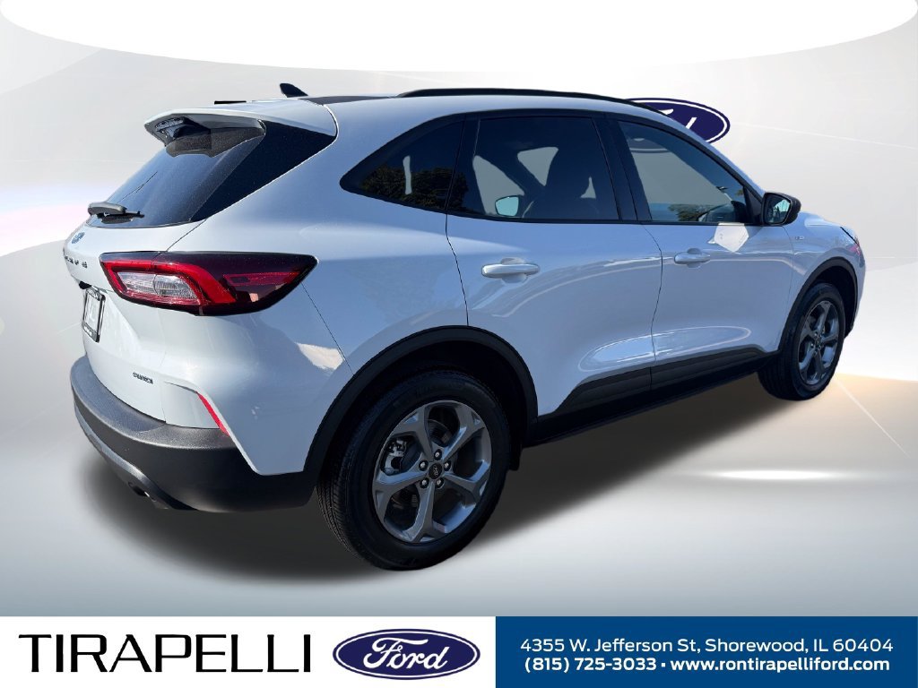 Certified 2025 Ford Escape ST-Line w/ Cold Weather Package AWD/4WD image 9