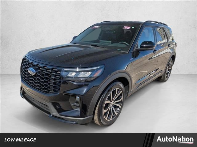 Certified 2025 Ford Explorer ST-Line image 1