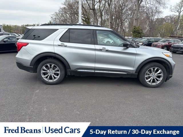 Certified 2023 Ford Explorer XLT w/ Equipment Group 202A AWD/4WD image 9