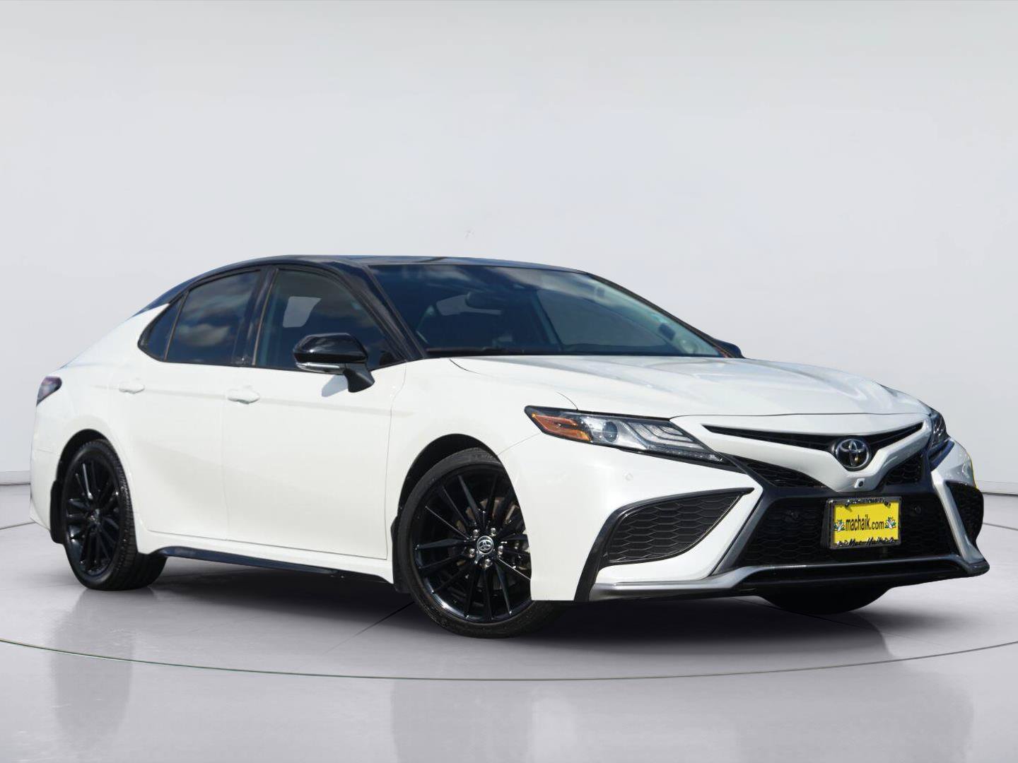 Used 2021 Toyota Camry XSE w/ Navigation Package FWD image 2