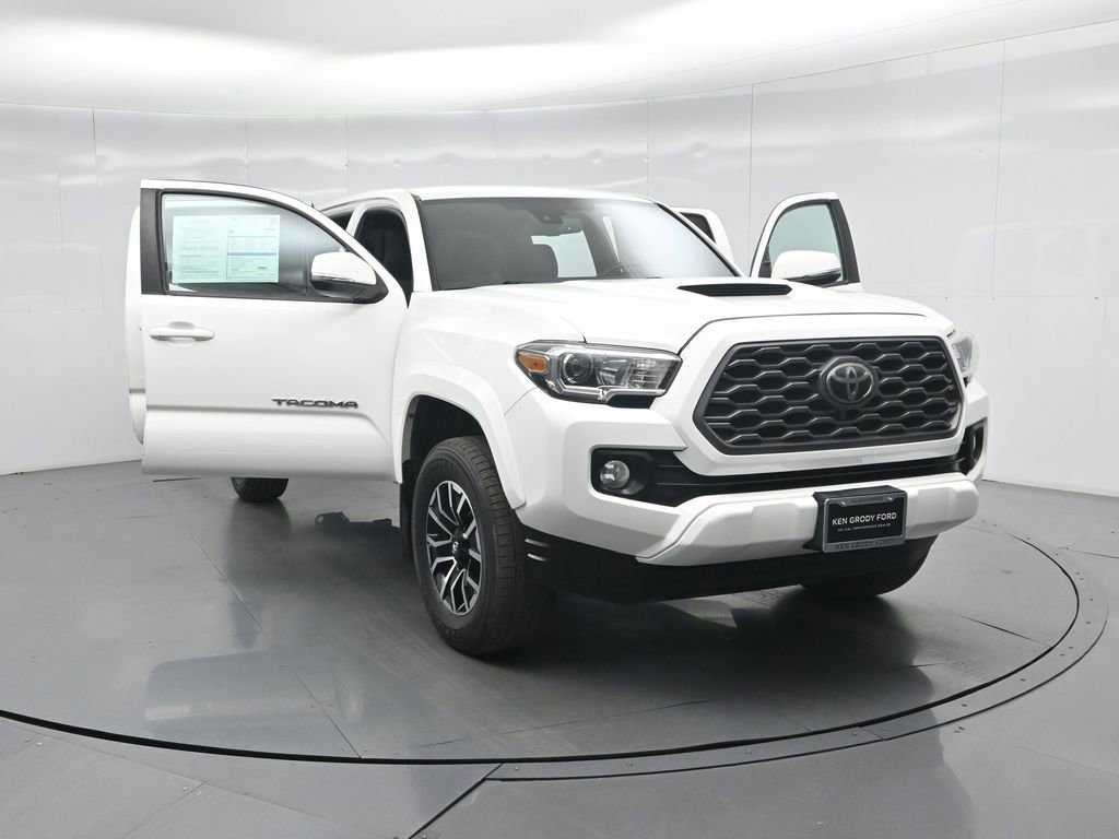 Used 2021 Toyota Tacoma TRD Sport w/ Technology Package image 43