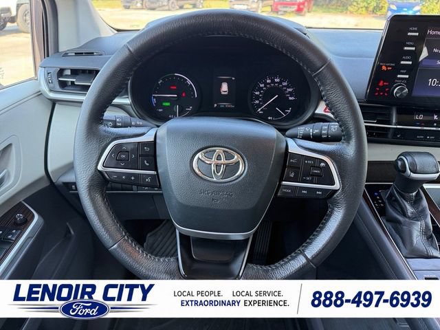 Used 2021 Toyota Sienna XLE FWD image 16