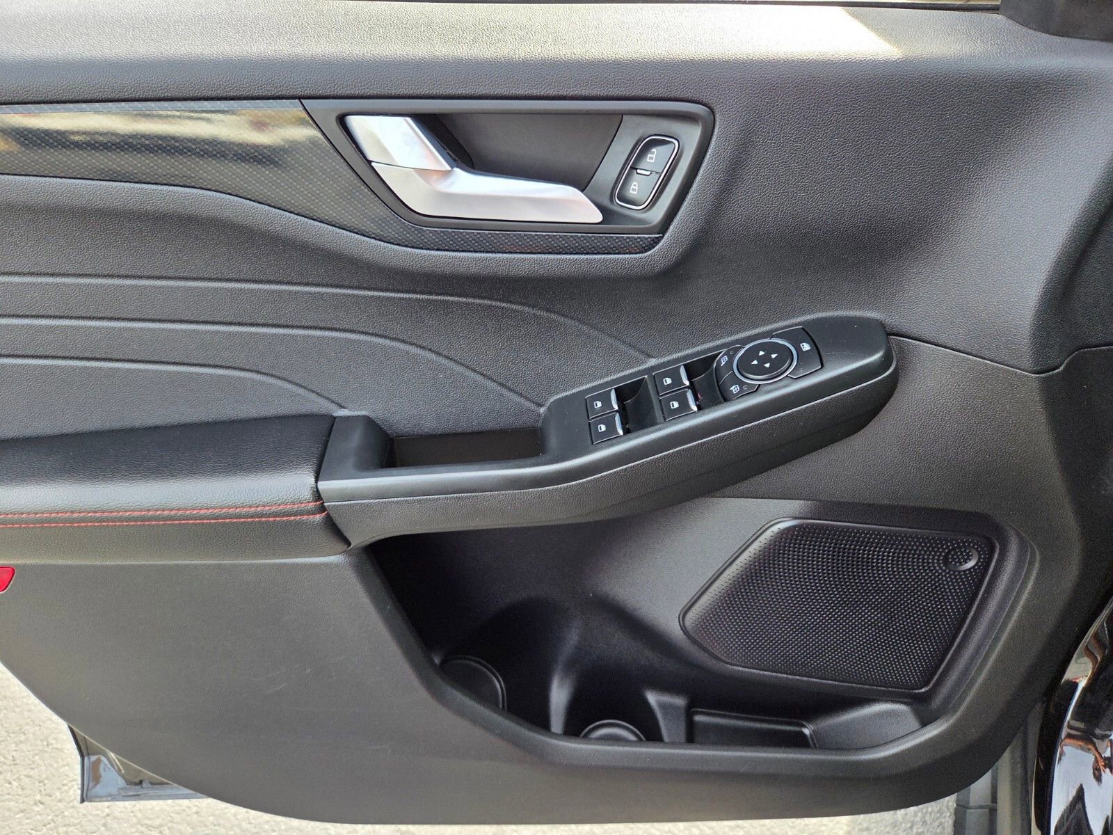 Certified 2024 Ford Escape ST-Line image 17