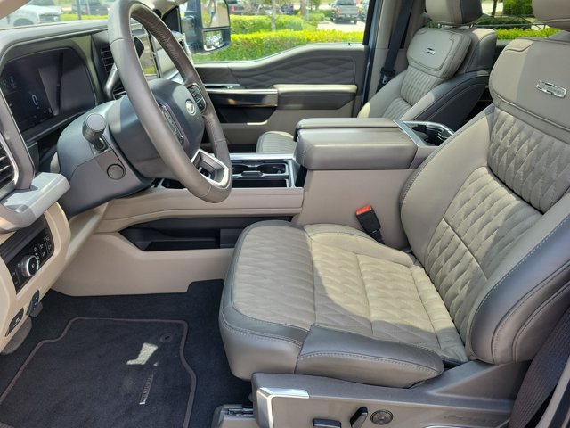 Certified 2025 Ford F350 Platinum w/ Platinum Plus Package AWD/4WD image 17