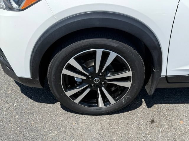 Used 2020 Nissan Kicks SR w/ SR Premium Package FWD image 8