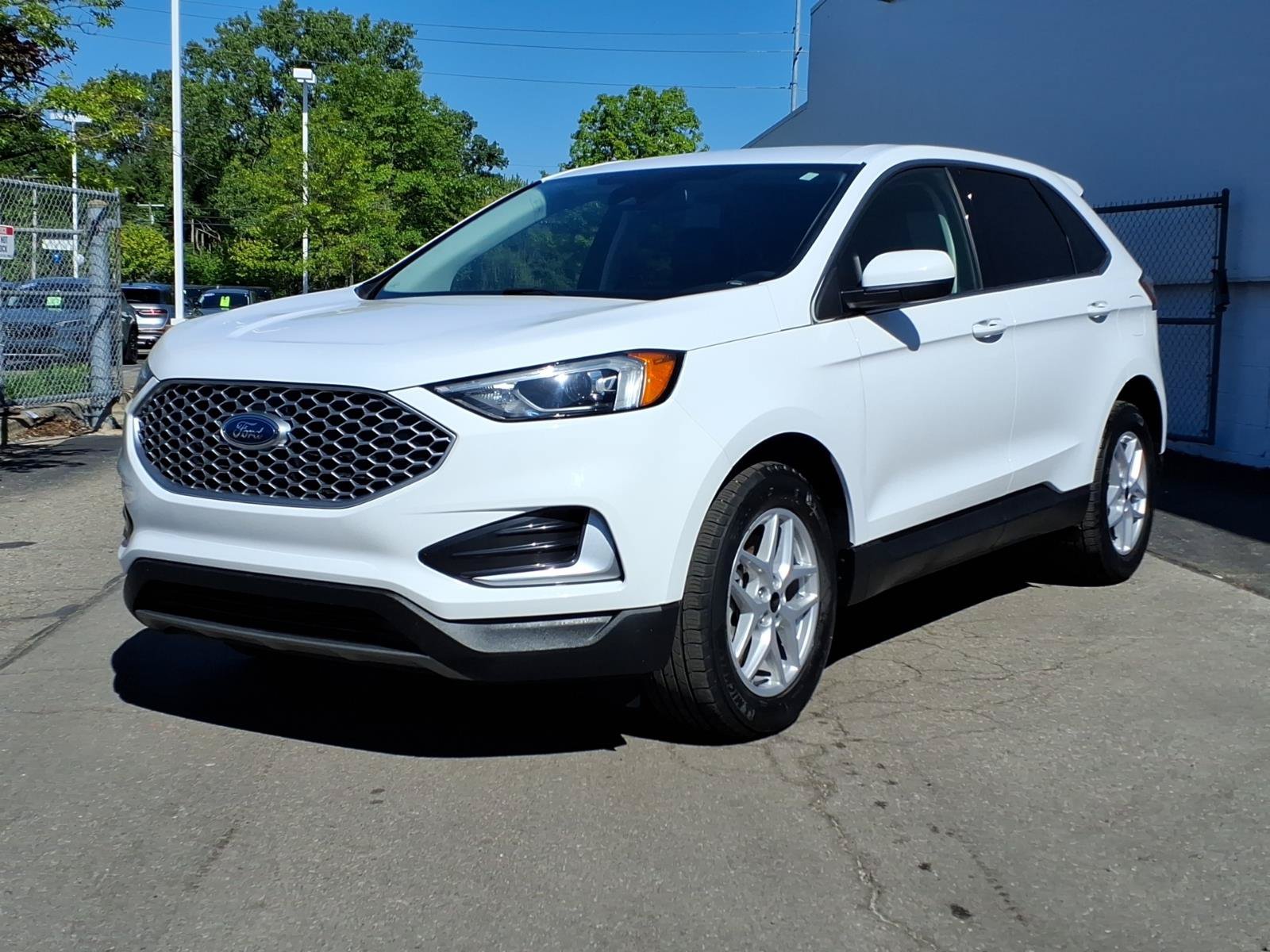Certified 2023 Ford Edge SEL AWD/4WD image 3