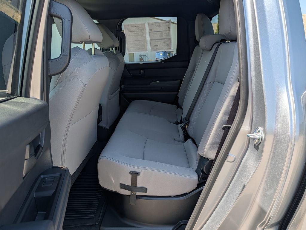 Used 2025 Toyota Tacoma SR5 AWD/4WD image 23