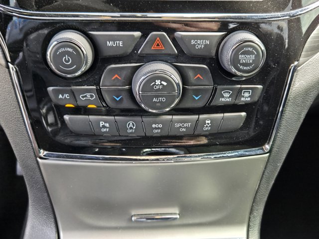 Used 2021 Jeep Grand Cherokee Laredo X image 15