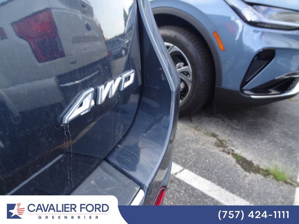 Certified 2023 Ford Explorer Platinum w/ Technology Package AWD/4WD image 7