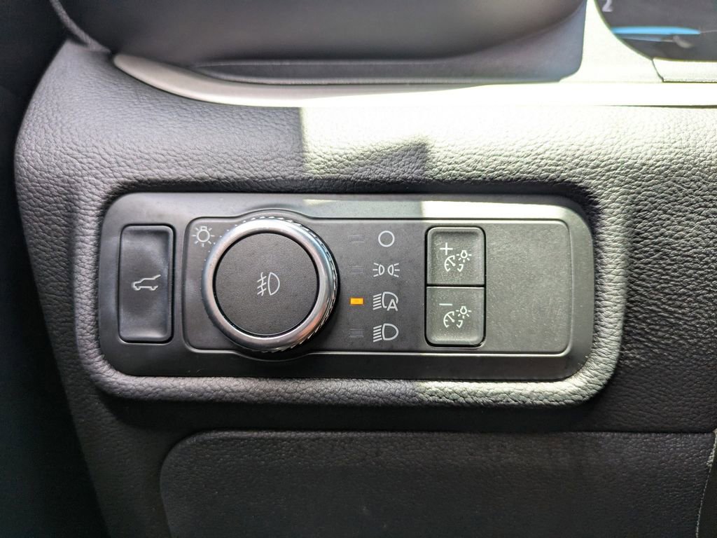 Certified 2022 Ford Explorer XLT w/ Equipment Group 202A RWD image 29