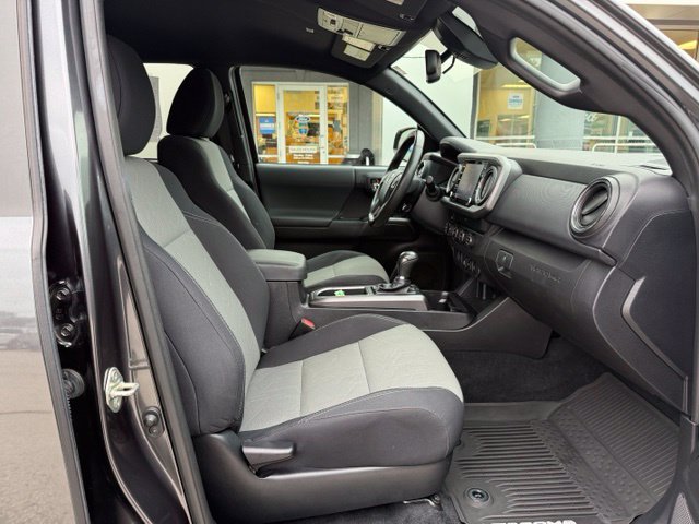 Used 2020 Toyota Tacoma 4x4 Double Cab image 31