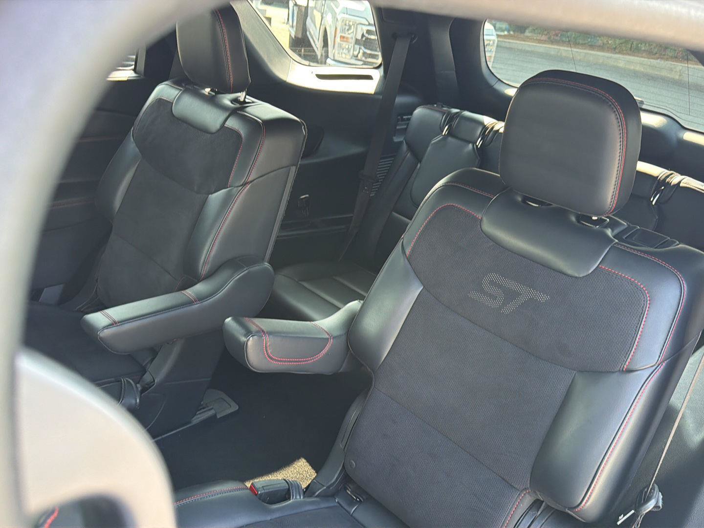 Certified 2025 Ford Explorer ST AWD/4WD image 35