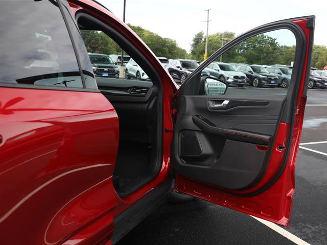 Certified 2024 Ford Escape ST-Line AWD/4WD image 25