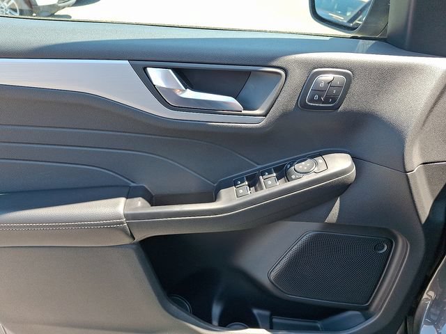Certified 2025 Ford Escape Platinum FWD image 12