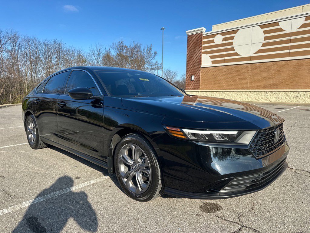 Used 2023 Honda Accord EX image 8