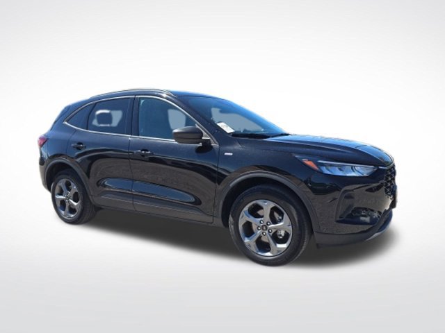 Certified 2025 Ford Escape ST-Line AWD/4WD image 1