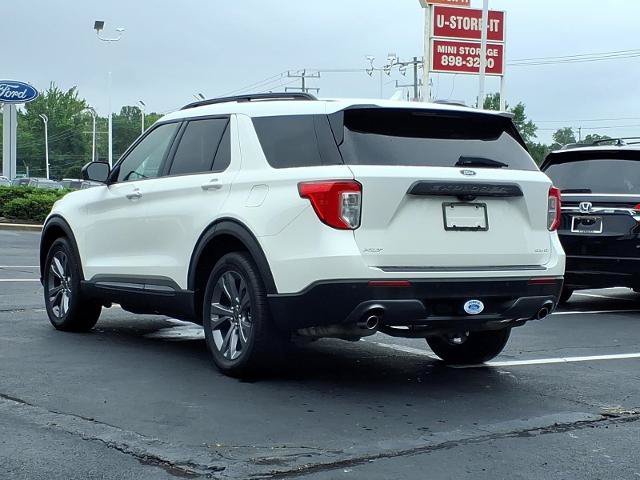 Certified 2022 Ford Explorer XLT w/ Equipment Group 202A AWD/4WD image 3